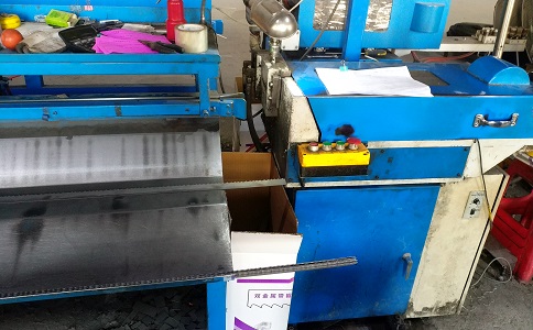 江汉带锯条生产现场图4 江汉带锯条生产现场图4